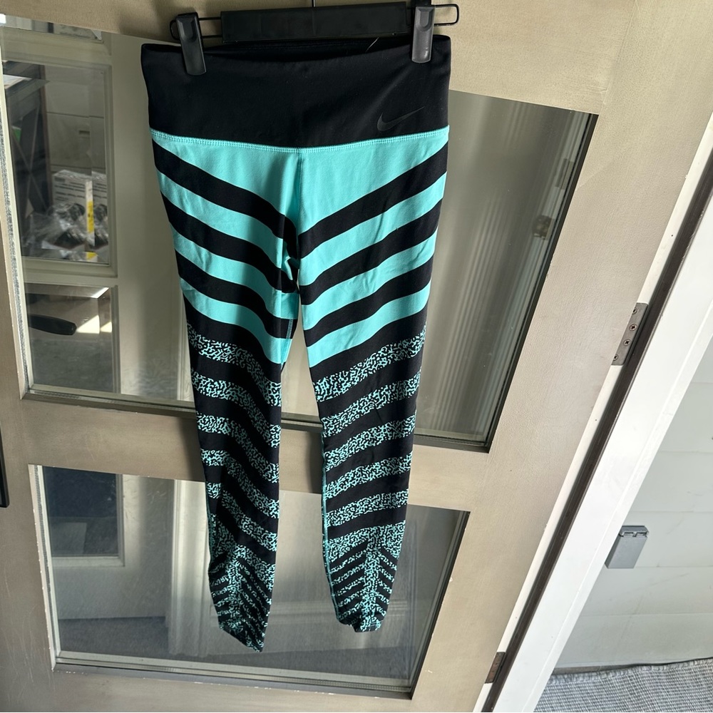 Women’s Nike leggings